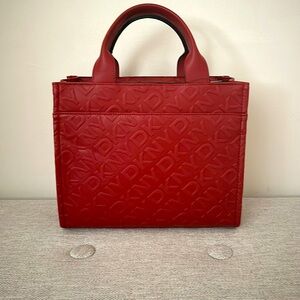 DKNY ASHYLN MD TOTE - NWT